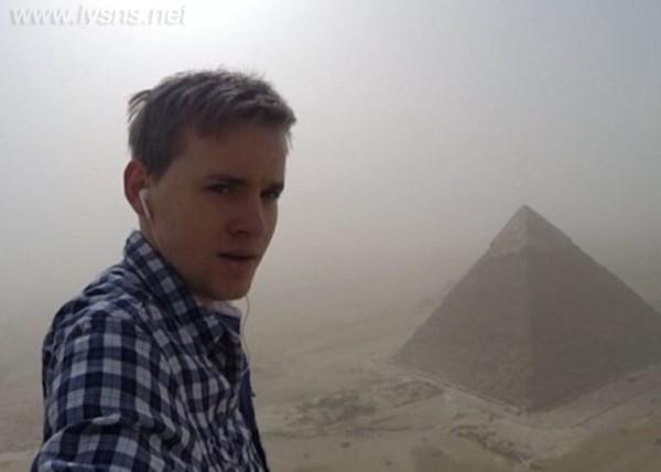德国男子违法攀金字塔拍照 被警方拘捕